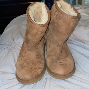 Brown Uggs Size 4